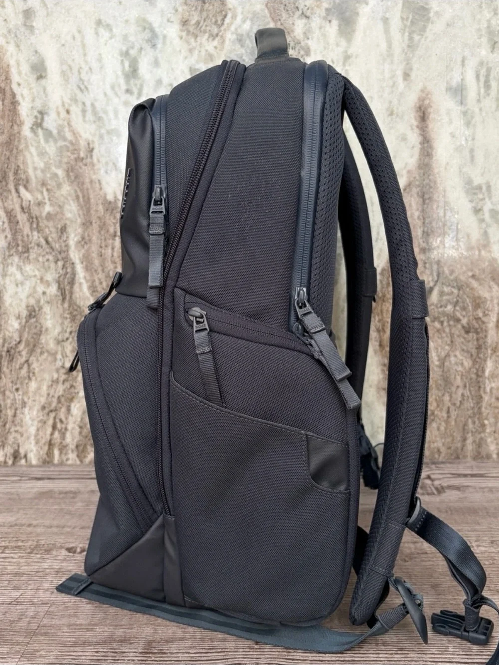 Incase Navy A.R.C Commuter 26L Backpack